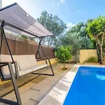 Enchanting Villa With Pool Near Beach