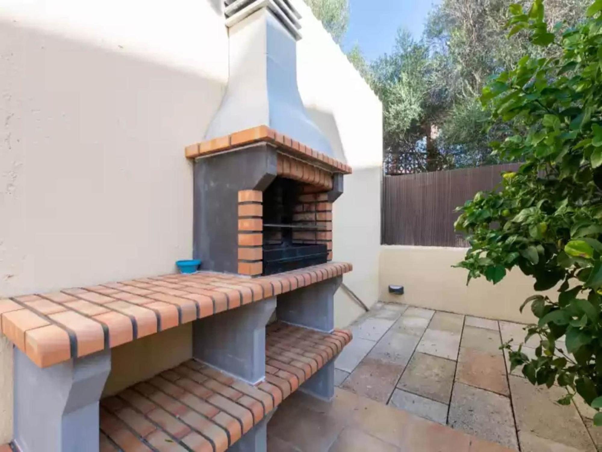 Villa Enchanting With Pool Near *