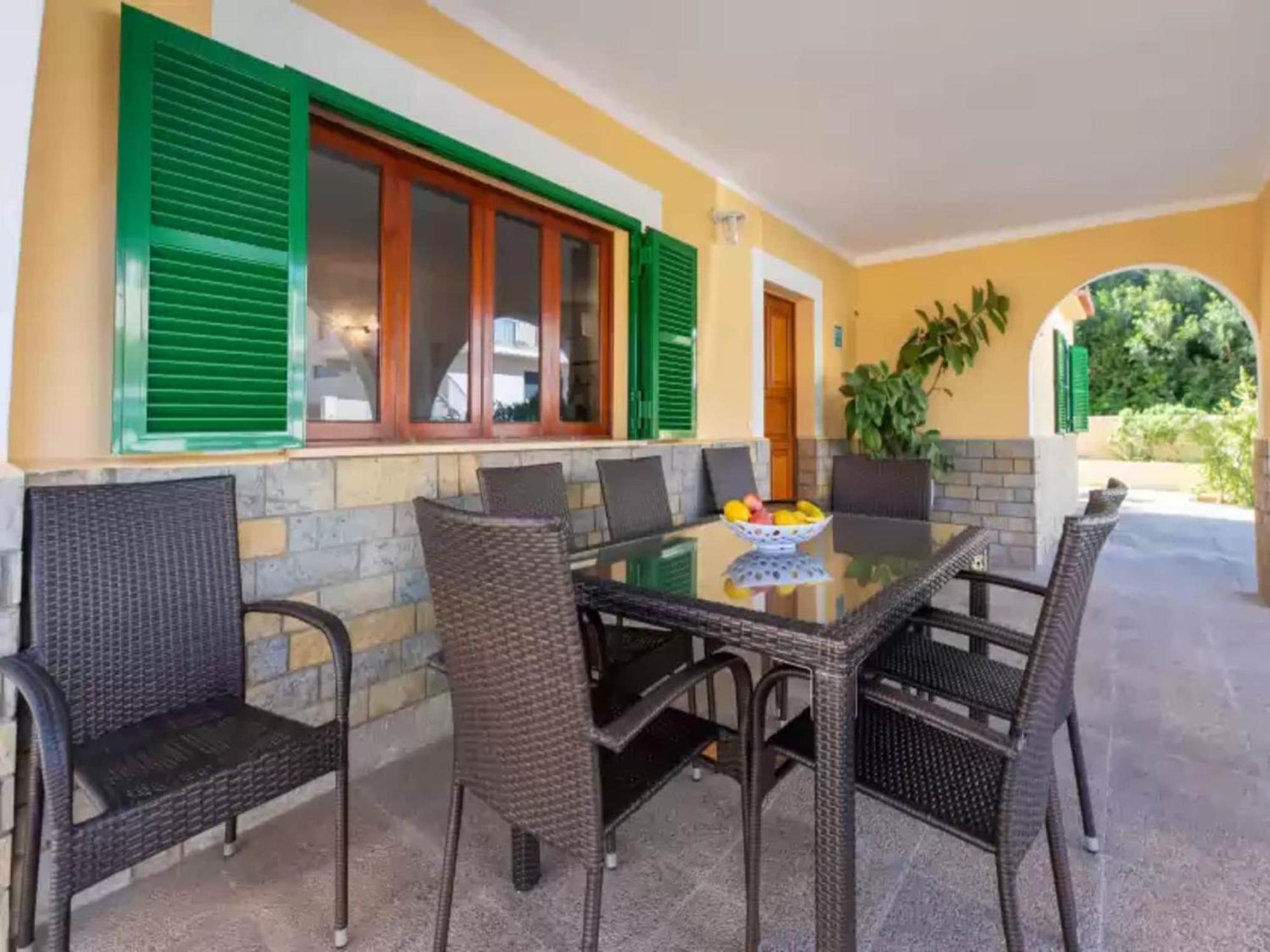 Villa Enchanting With Pool Near *